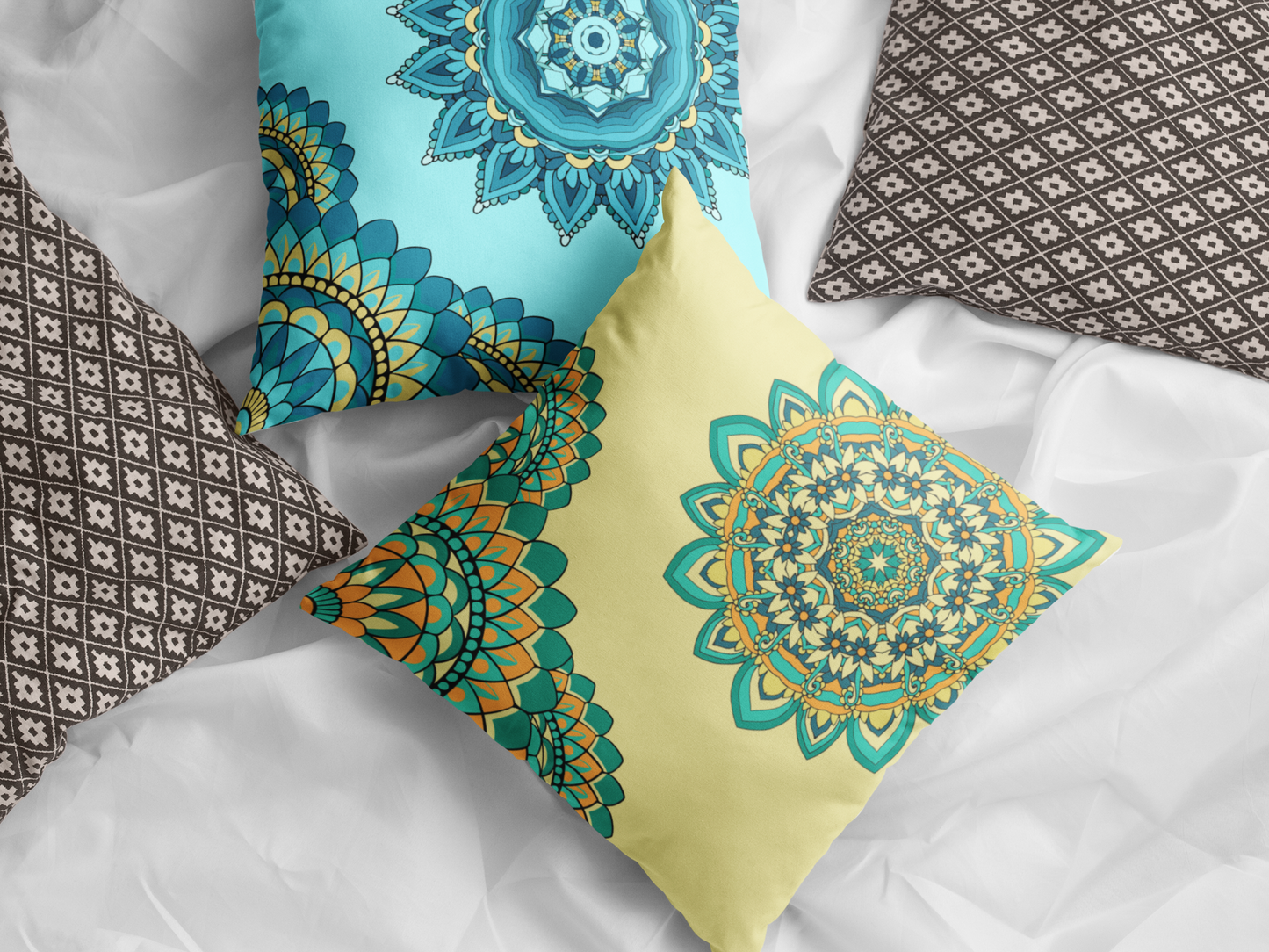 Mandala Flower Pattern Spun Polyester Square Pillow